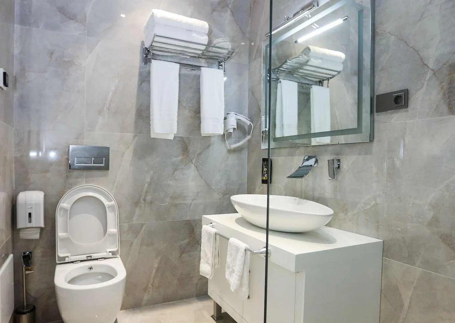 Metro Hotel Tirana