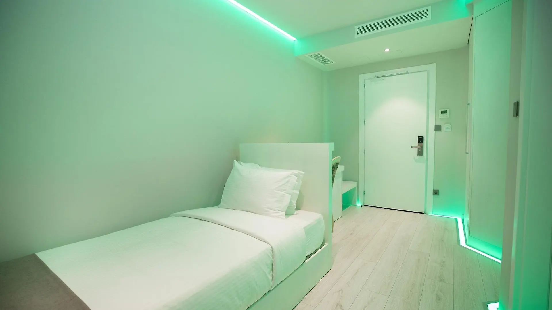 Metro Hotel Tirana 4*,