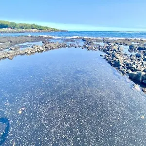 Beachfront 1 Bedroom With Private Beach, Pool, Hot Tub Pahala